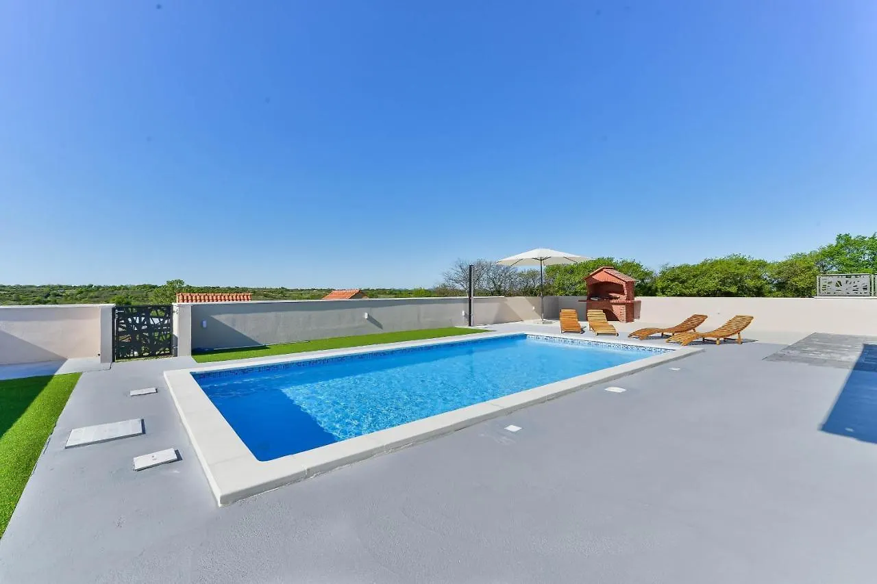 Dom wakacyjny Holiday House Casia With Pool Murvica  Chorwacja