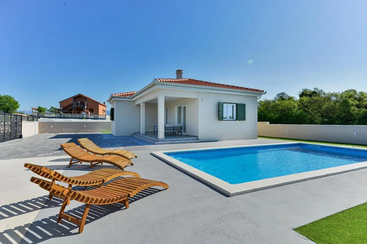 Holiday House Casia With Pool Murvica  0*, Murvica (Policnik)