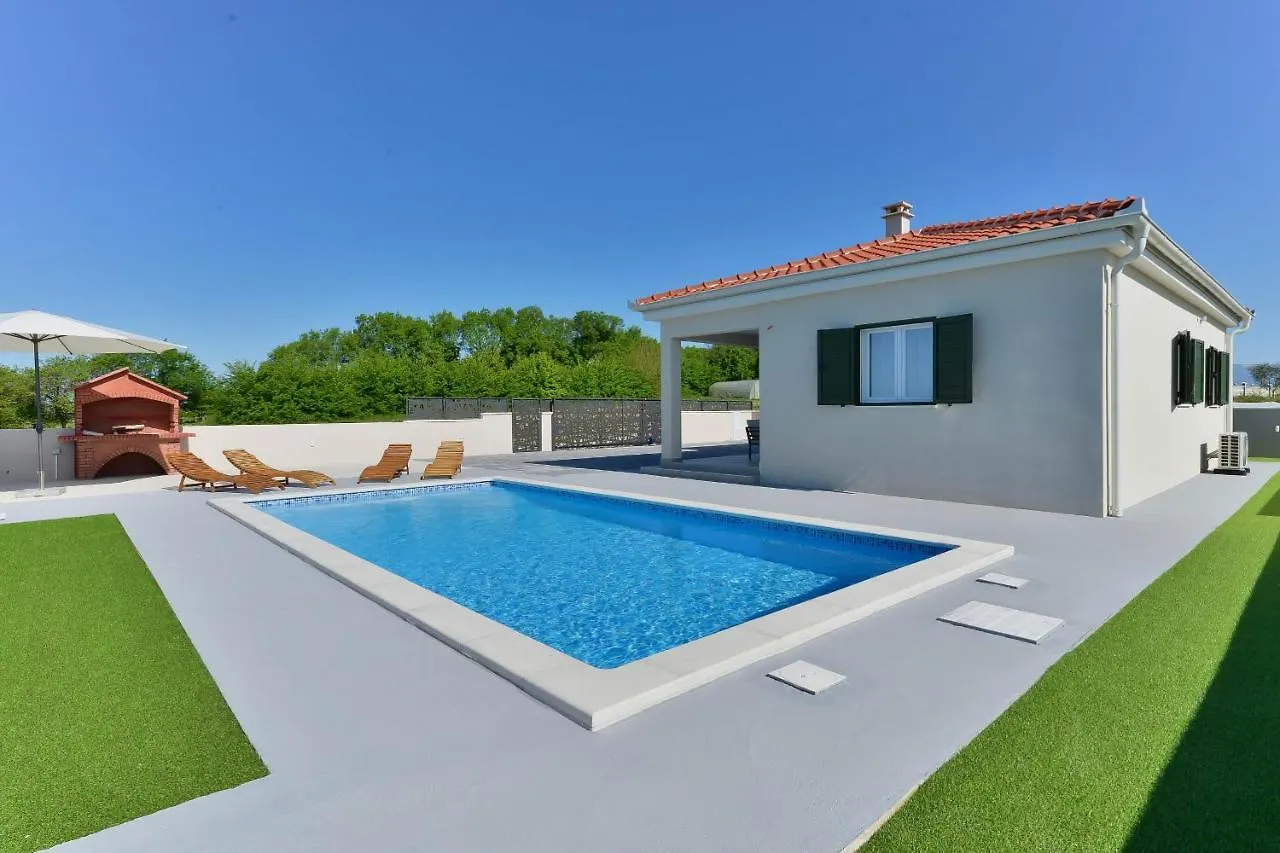 Holiday House Casia With Pool Murvica  0*, Murvica (Policnik)