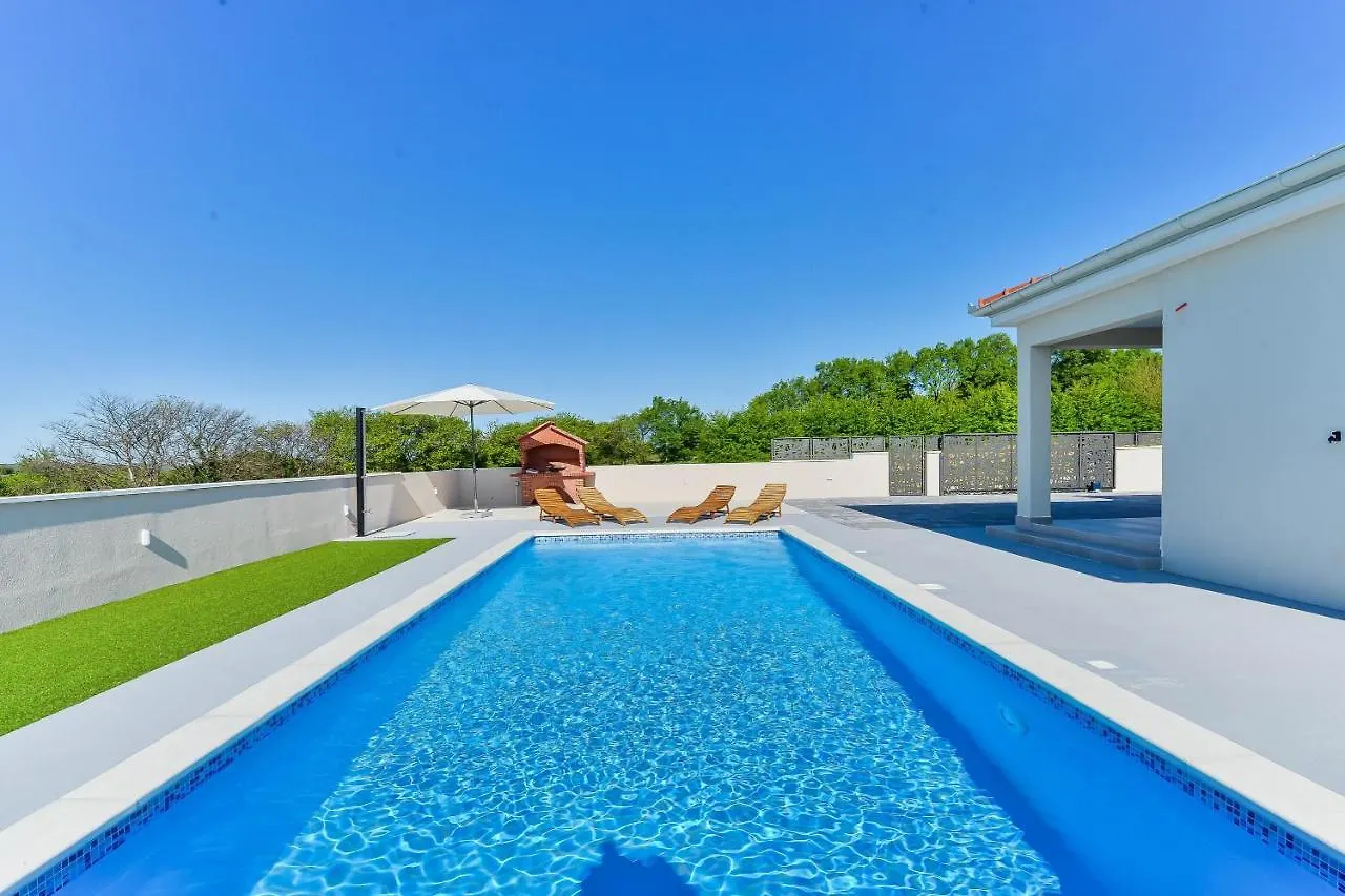 Dom wakacyjny Holiday House Casia With Pool Murvica
